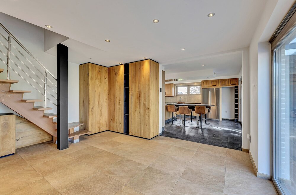 zeer-ruime-woning-met-mogelijkheid-zelfstandige-activiteit007.jpg