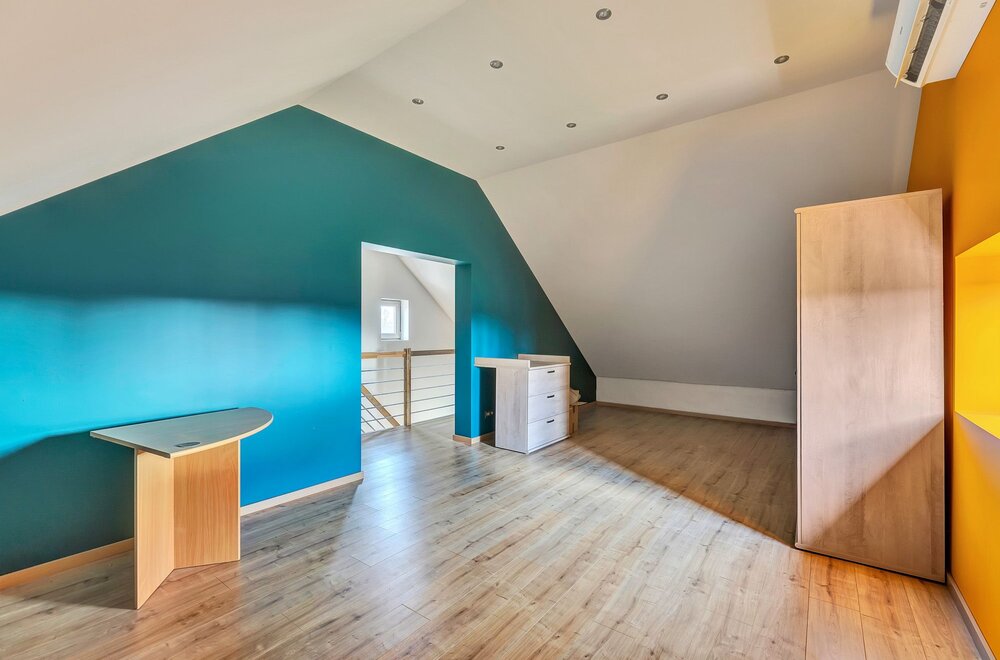 zeer-ruime-woning-met-mogelijkheid-zelfstandige-activiteit014.jpg
