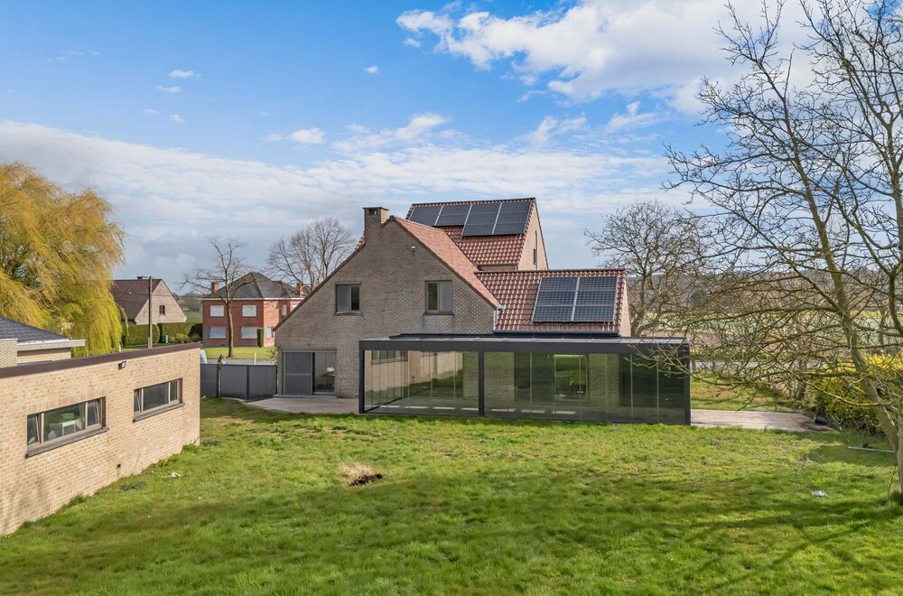 zeer-ruime-woning-met-mogelijkheid-zelfstandige-activiteit020.jpg