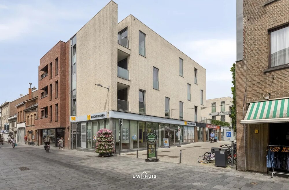 centraal-gelegen-1-slaapkamer-appartement-in-hartje-beveren001.jpg