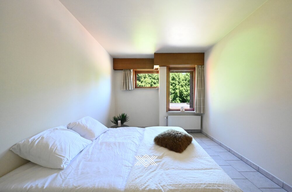 ruim-appartement-op-rustige-ligging-met-terras-en-garagebox006.jpg