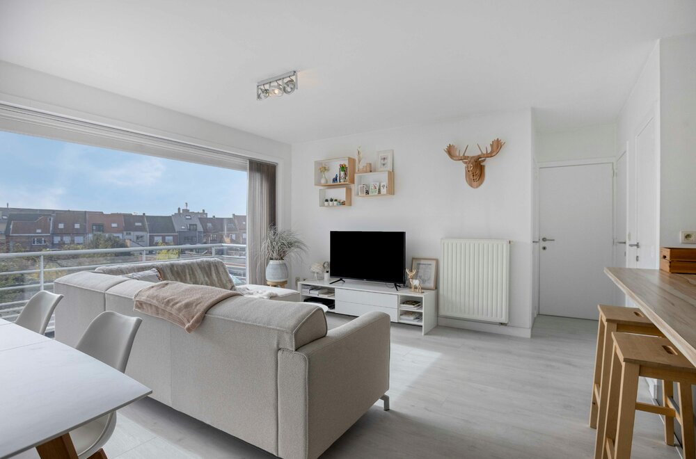 instapklaar-appartement-te-koop-te-st-andries-met-1-slpk-002.jpg