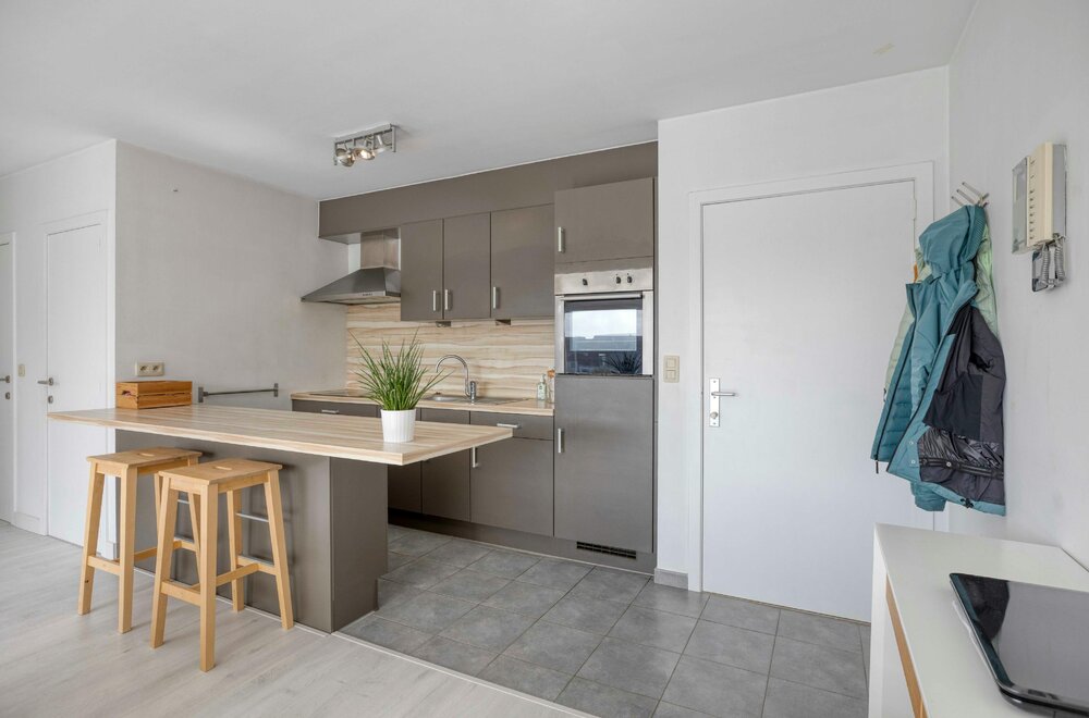 instapklaar-appartement-te-koop-te-st-andries-met-1-slpk-008.jpg
