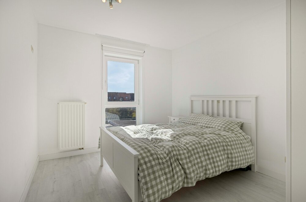 instapklaar-appartement-te-koop-te-st-andries-met-1-slpk-009.jpg