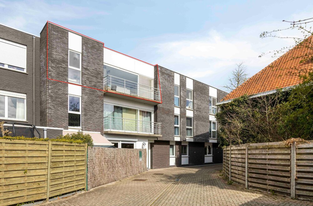 instapklaar-appartement-te-koop-te-st-andries-met-1-slpk-014.jpg