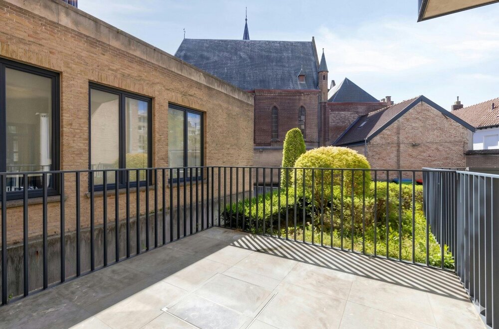 prachtig-1-slaapkamer-appartement-met-terras-in-hartje-brugge004.jpg