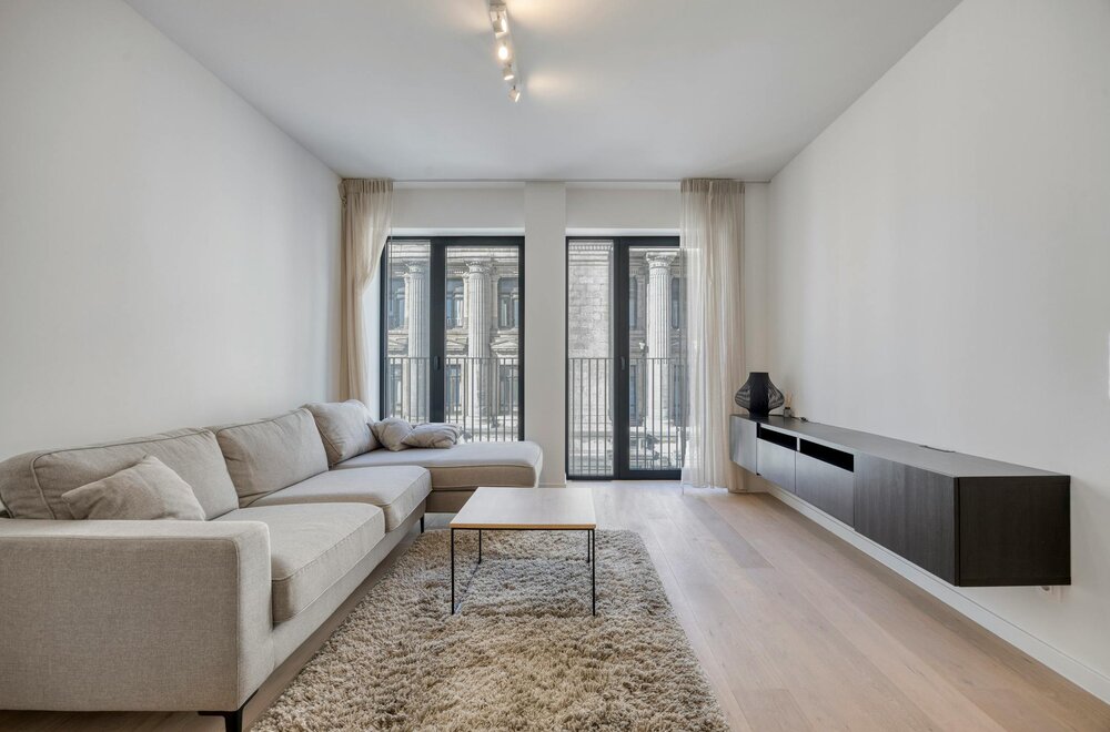 te-koop-lichtrijk-2slpk-appt-vlakbij-place-poelaert003.jpg