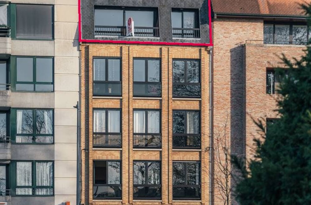 instapklaar-2-slaapkamerappartement-met-uniek-zicht-op-het-colaertpark-ieper008.jpg
