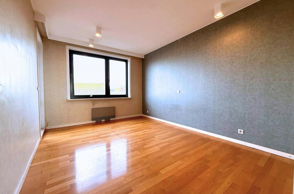 instapklaar-2-slaapkamerappartement-met-uniek-zicht-op-het-colaertpark-ieper017.jpg