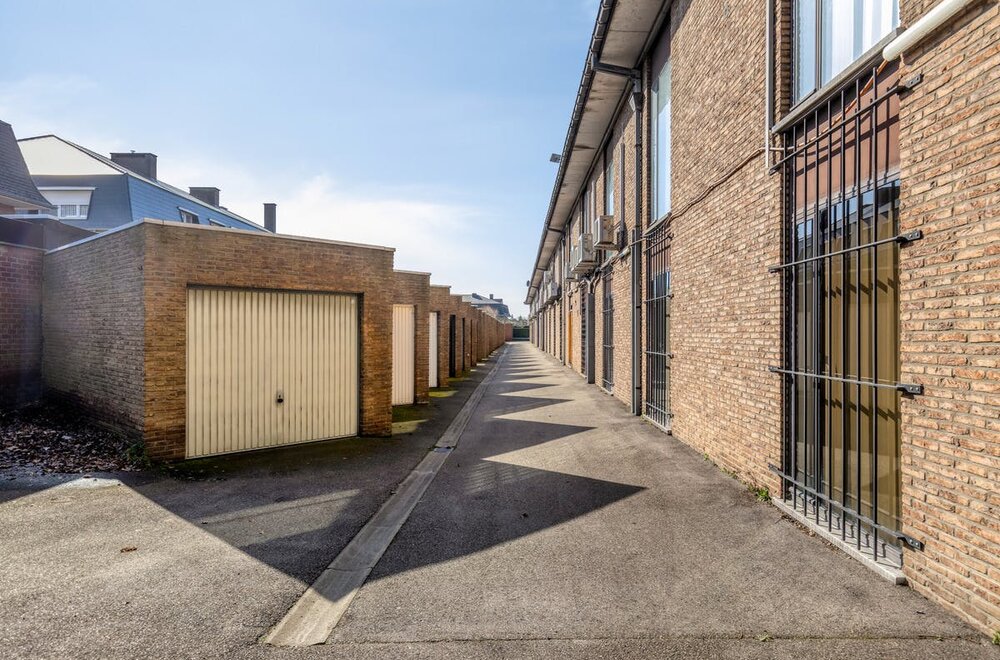 te-moderniseren-appartement-met-garage-te-koop-in-harelbeke010.jpg
