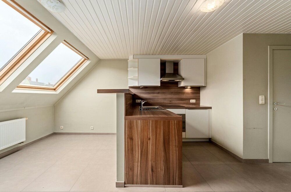 dakappartement-81m-met-1-slaapkamer-in-centrum-roeselare002.jpg