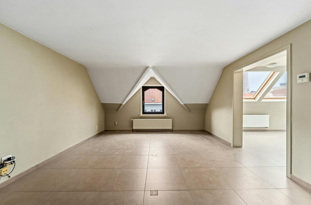 dakappartement-81m-met-1-slaapkamer-in-centrum-roeselare006.jpg