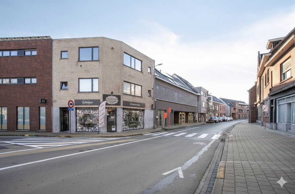 centraal-gelegen-en-lichtrijk-1-slpk-appartement-in-ardooie014.jpg