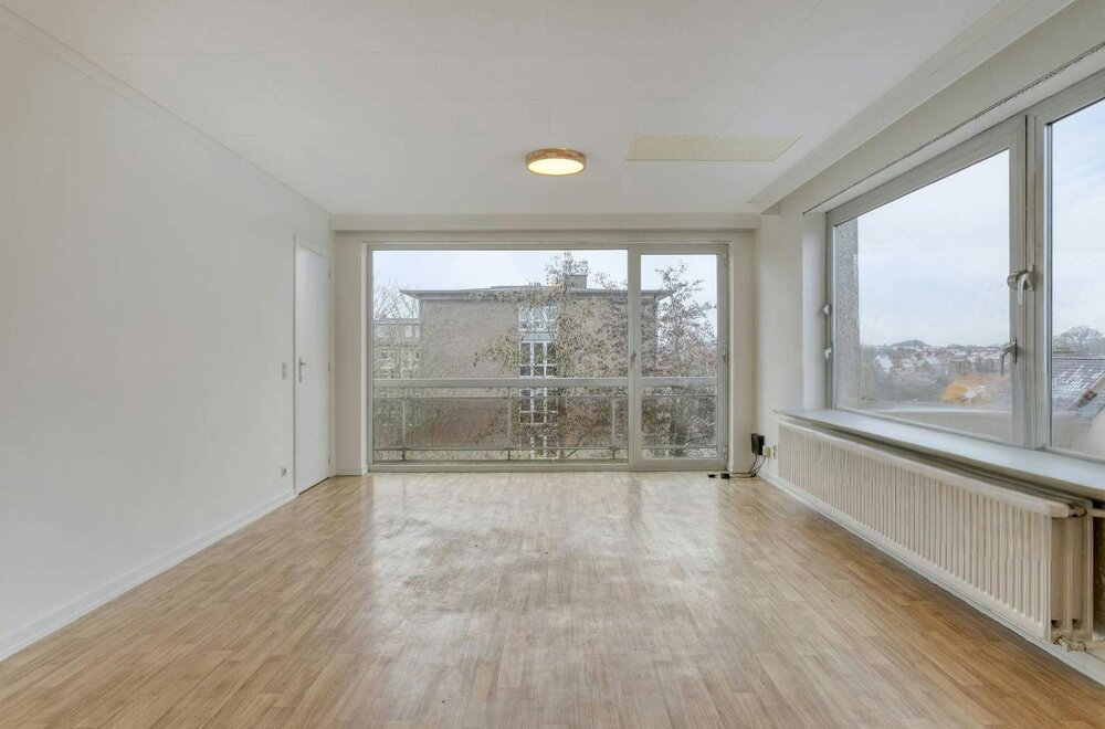instapklaar-en-lichtrijk-appartement-met-garage-in-roeselare001.jpg