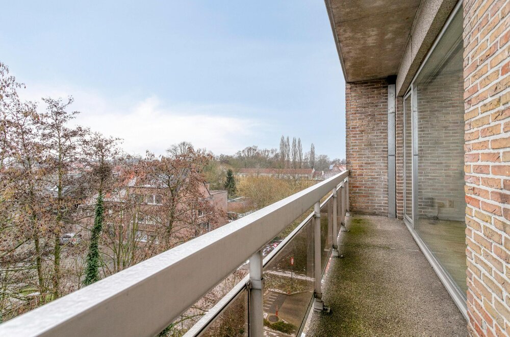 instapklaar-en-lichtrijk-appartement-met-garage-in-roeselare007.jpg