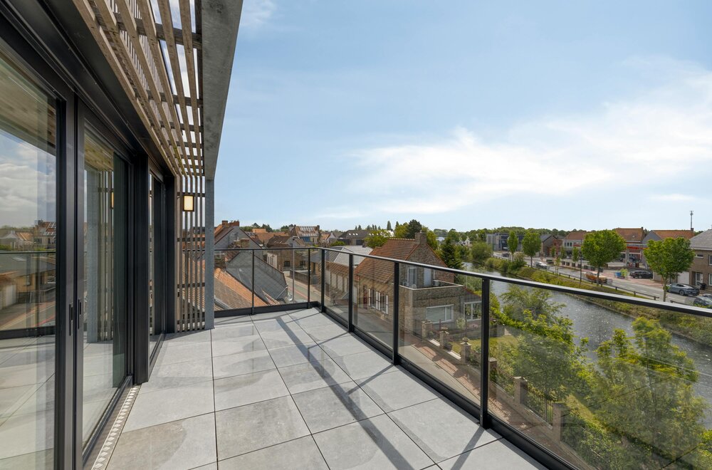 appartement-met-n-slaapkamer-en-ruim-terras-over-het-water002.jpg
