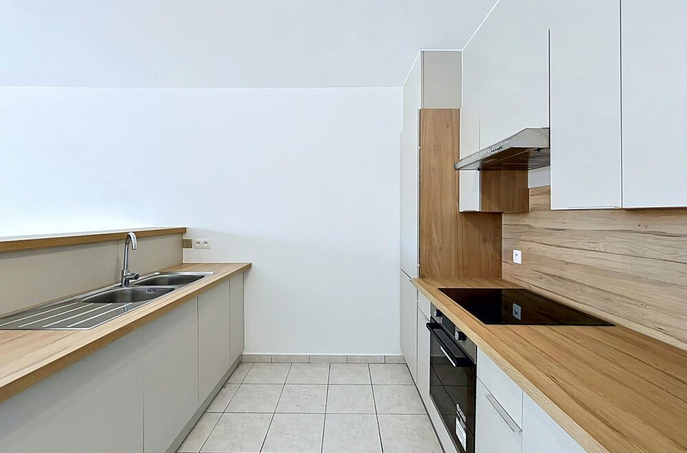 appartement-met-2-slaapkamers-te-koop-aan-station-in-eeklo003.jpg