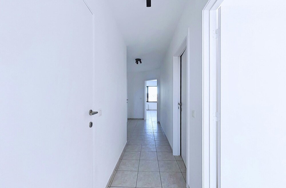 appartement-met-2-slaapkamers-te-koop-aan-station-in-eeklo018.jpg