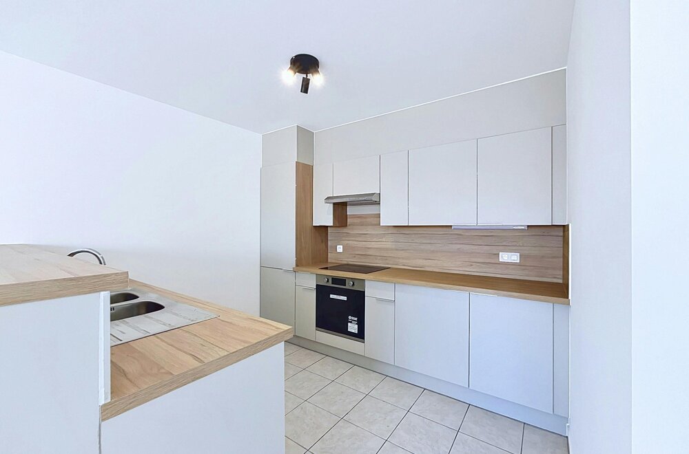 appartement-met-2-slaapkamers-en-terras-aan-station-eeklo002.jpg