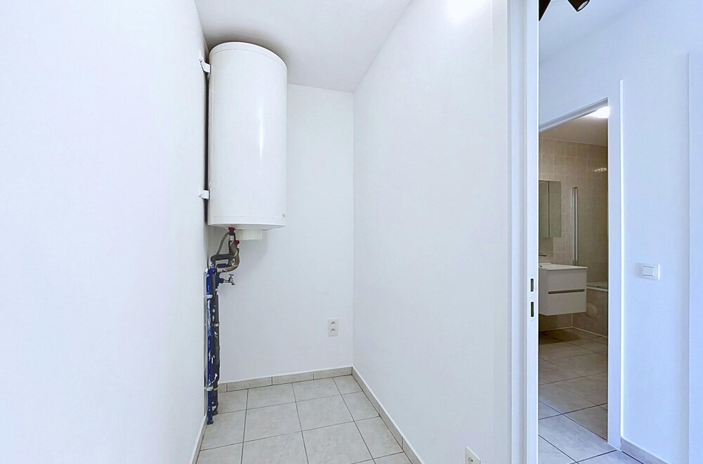 appartement-met-2-slaapkamers-en-terras-aan-station-eeklo012.jpg