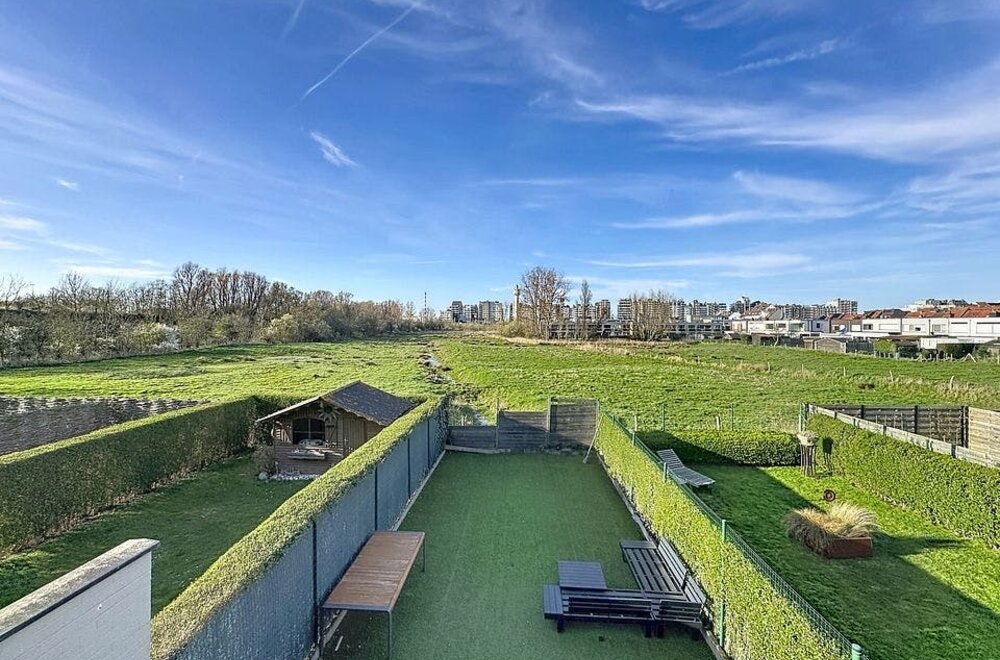 huis-met-4-slaapkamers-en-open-zicht-te-koop-te-knokke-heist009.jpg