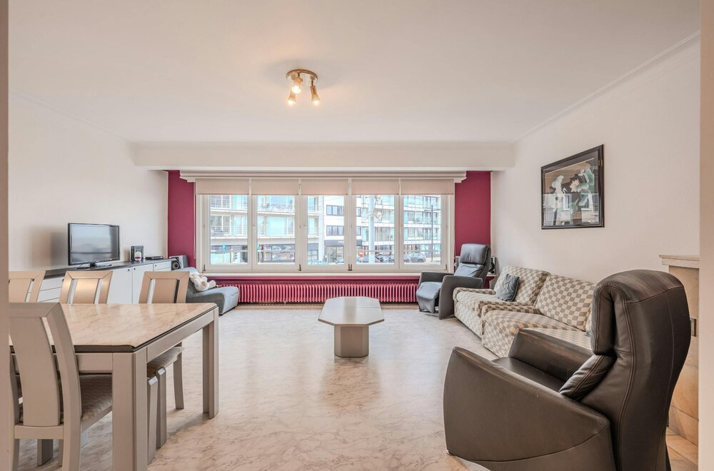 centraal-gelegen-2-slaapkamerappartement-met-zeezicht-004.jpg