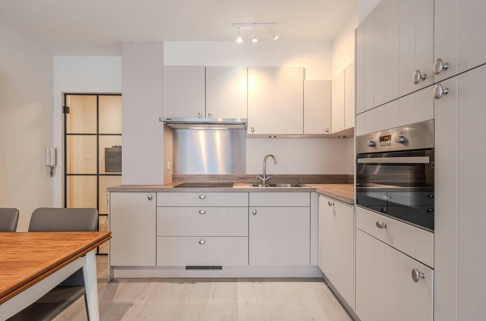 gerenoveerd-appartement-op-toplocatie-te-middelkerke-005.jpg