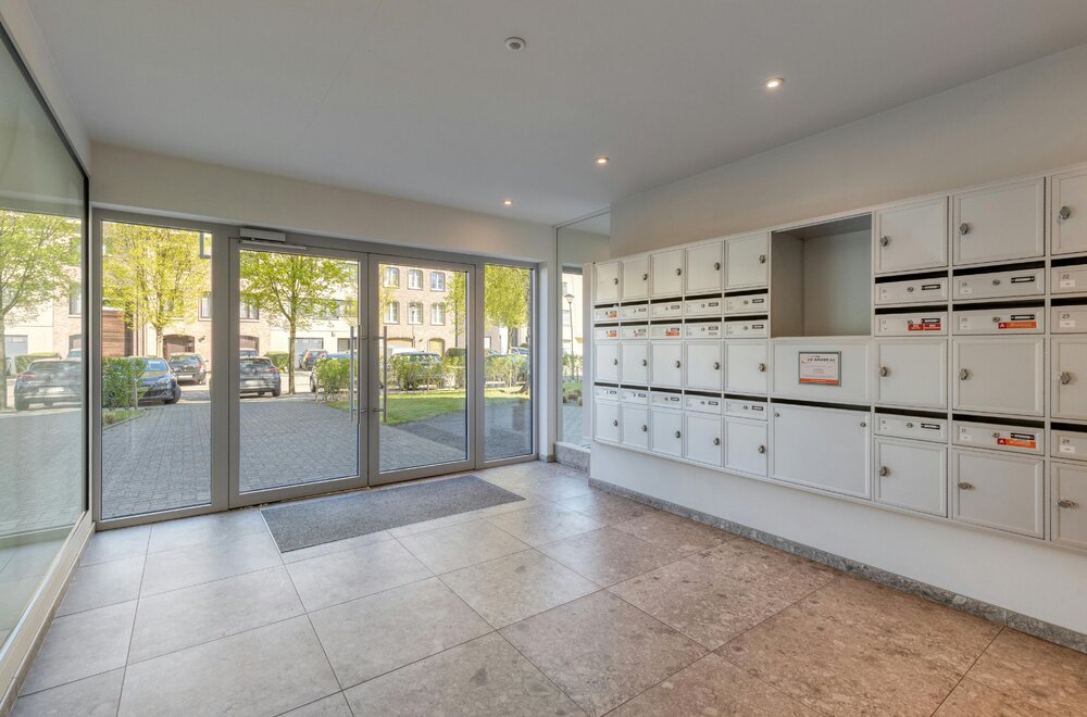 appartement-met-2-slaapkamers-terras-en-autostaanplaats-te-koop-in-hoboken014.jpg