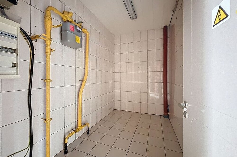 centraal-gelegen-handelspand-te-koop-rijkevorsel-013.jpg