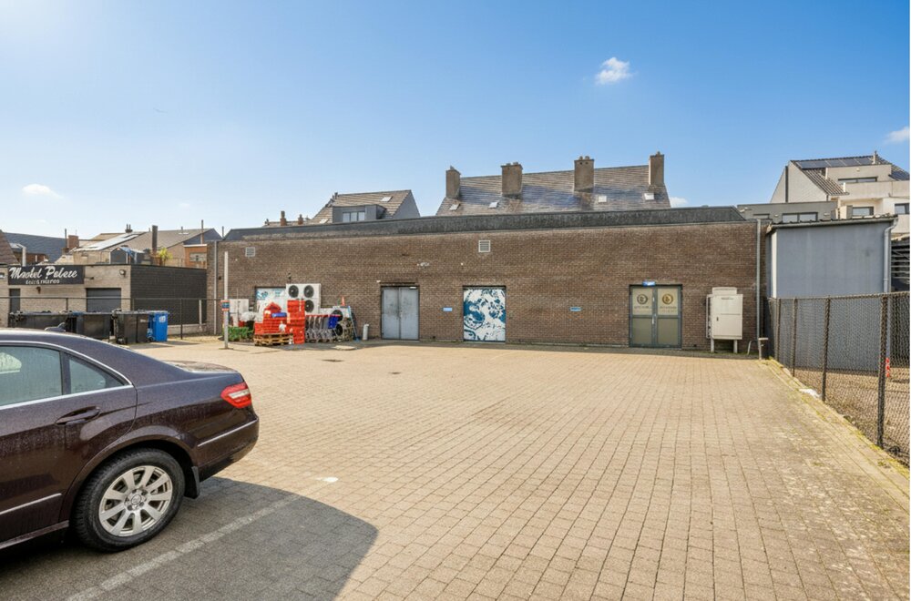 handelspand-537m-met-parking-te-koop-op-de-pauwengraaf014.jpg