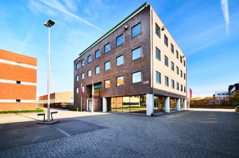 -verhuurd-kantoor-van-503m-met-10-parkings012.jpg