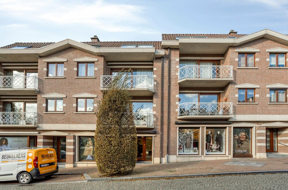 commercieel-gelijkvloers-pand-van-180-m-op-absolute-toplocatie-in-grimbergen002.jpg