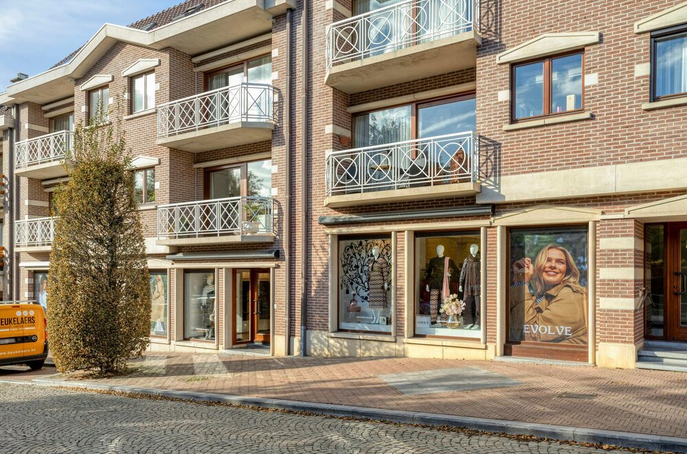 commercieel-gelijkvloers-pand-van-180-m-op-absolute-toplocatie-in-grimbergen028.jpg