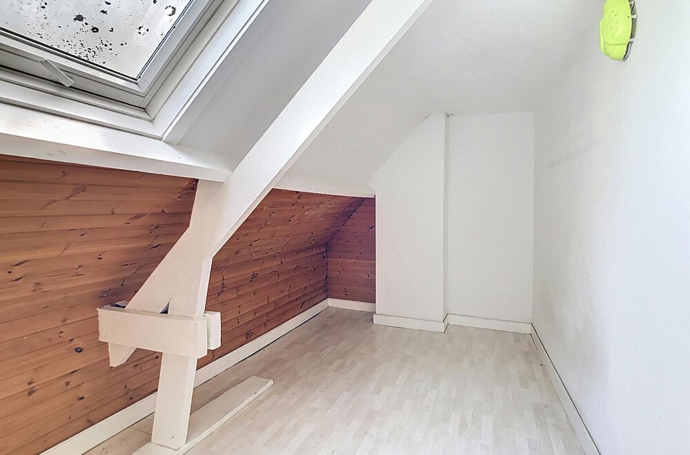 ruime-goed-gelegen-woning-met-bureau-of-praktijkruimte017.jpg