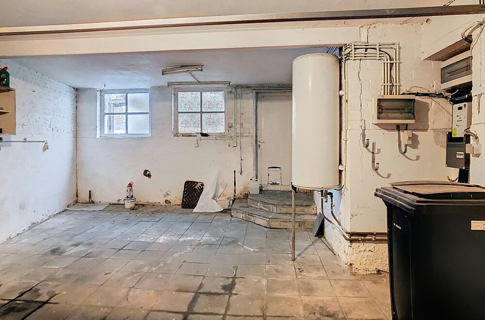 ruime-goed-gelegen-woning-met-bureau-of-praktijkruimte020.jpg