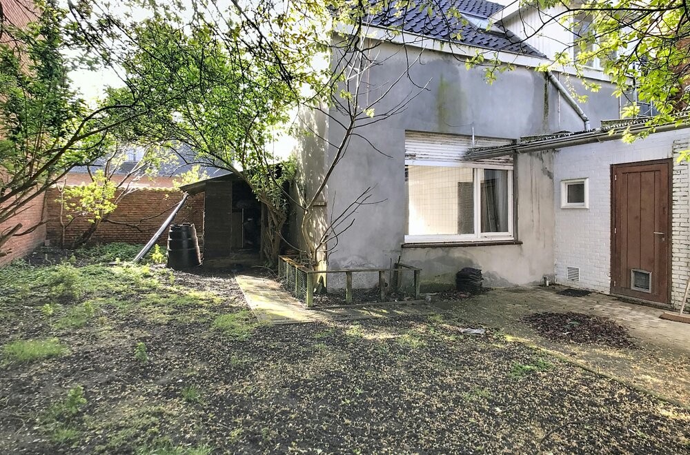 ruime-goed-gelegen-woning-met-bureau-of-praktijkruimte021.jpg