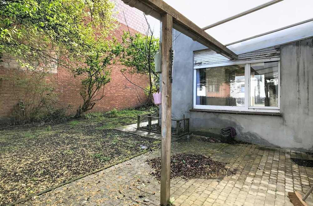 ruime-goed-gelegen-woning-met-bureau-of-praktijkruimte022.jpg