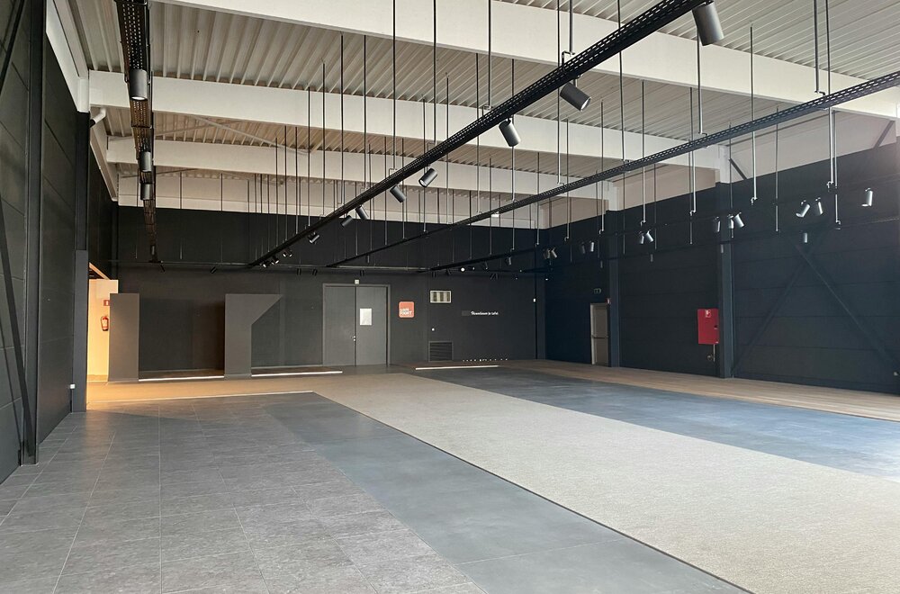 commerci-le-bedrijfssite-te-koop-langs-de-ring-te-roeselare014.jpg