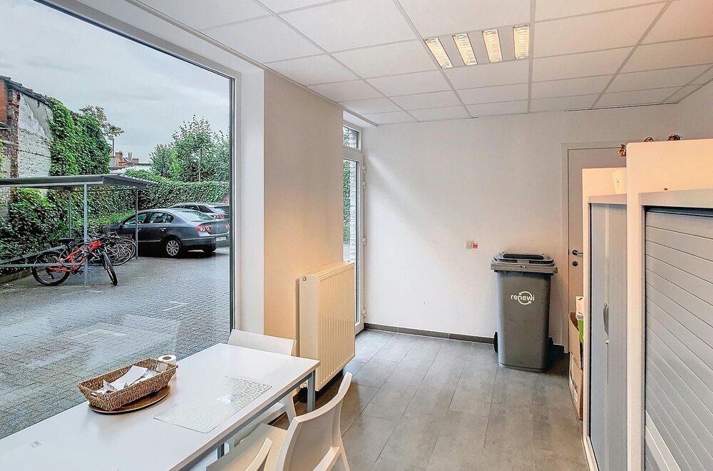instapklaar-kantoor-te-koop-in-roeselare010.jpg