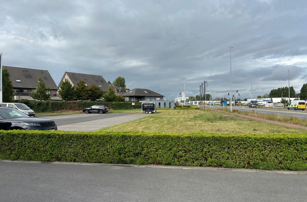 commerci-le-site-te-koop-langs-de-ring-te-roeselare021.jpg