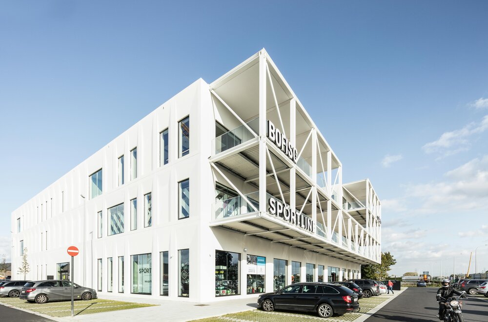 nieuwbouw-kantoor-van-ca-831-m-op-r-plaza-te-roeselare002.jpg