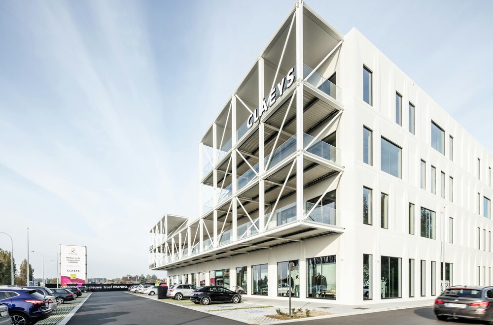 nieuwbouw-kantoor-van-ca-831-m-op-r-plaza-te-roeselare005.jpg
