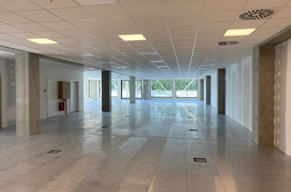 nieuwbouw-kantoor-van-ca-831-m-op-r-plaza-te-roeselare009.jpg