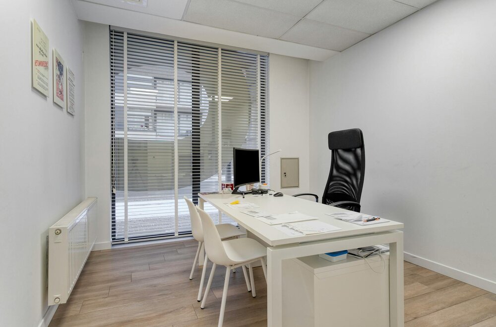 verhuurde-commerci-le-ruimtes-te-koop-in-roeselare007.jpg
