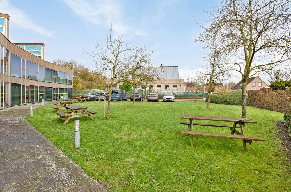opbrengsteigendom-bestaande-uit-een-kantoorgebouw-te-koop011.jpg