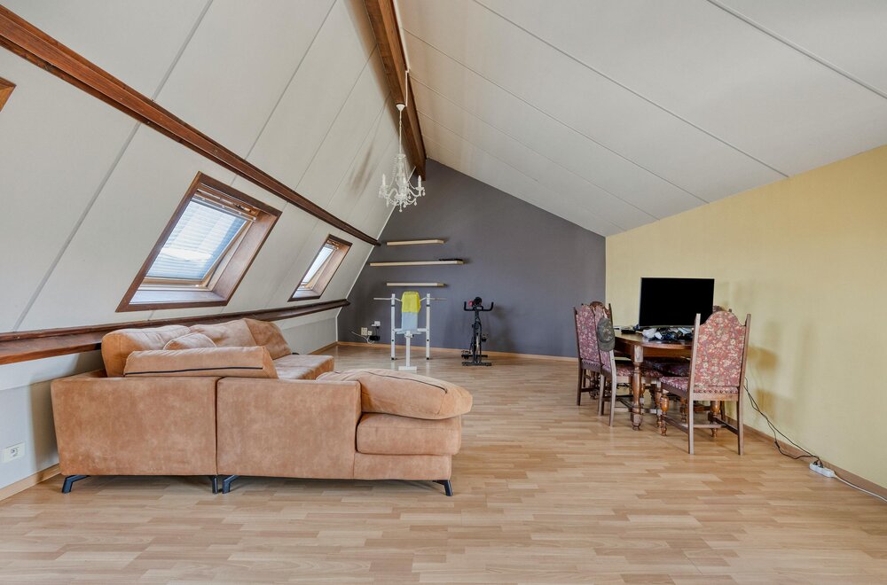 dakappartement-met-grote-garage-te-koop-in-lichtervelde004.jpg