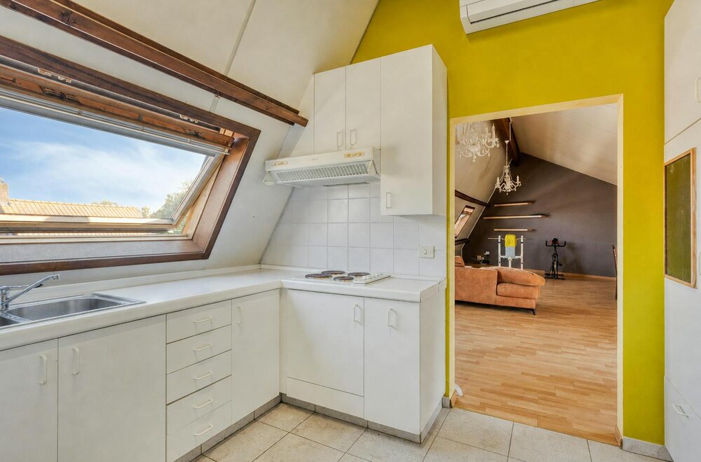 dakappartement-met-grote-garage-te-koop-in-lichtervelde007.jpg