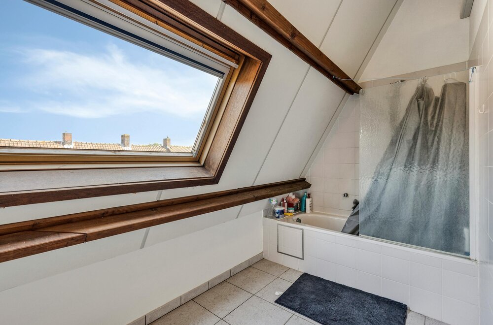 dakappartement-met-grote-garage-te-koop-in-lichtervelde011.jpg