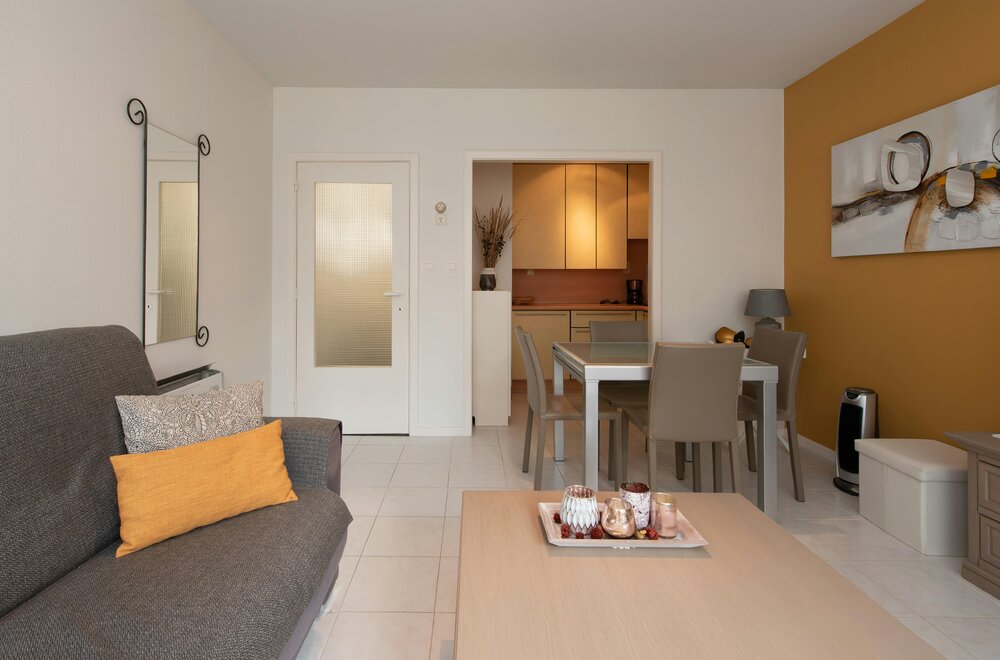 studio-met-zijdelings-zeezicht-te-koop-te-middelkerke-003.jpg