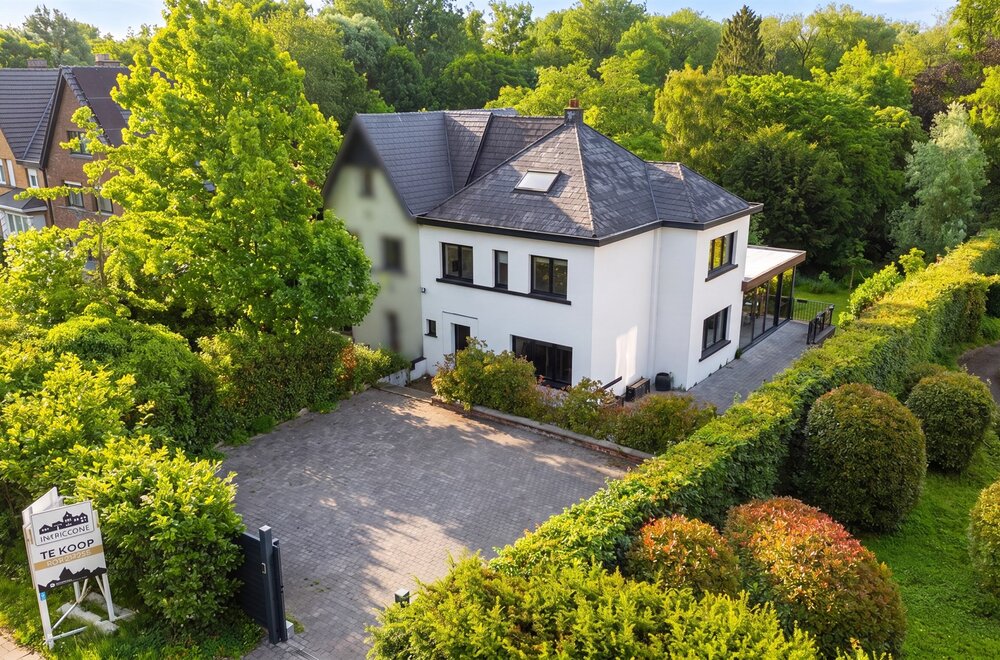 prachtige-hob-met-vier-slaapkamers-bureau-en-grote-tuin001.jpg